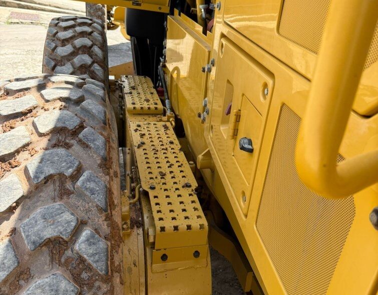 CATERPILLAR 12M3 AWD **MATRICULADA**